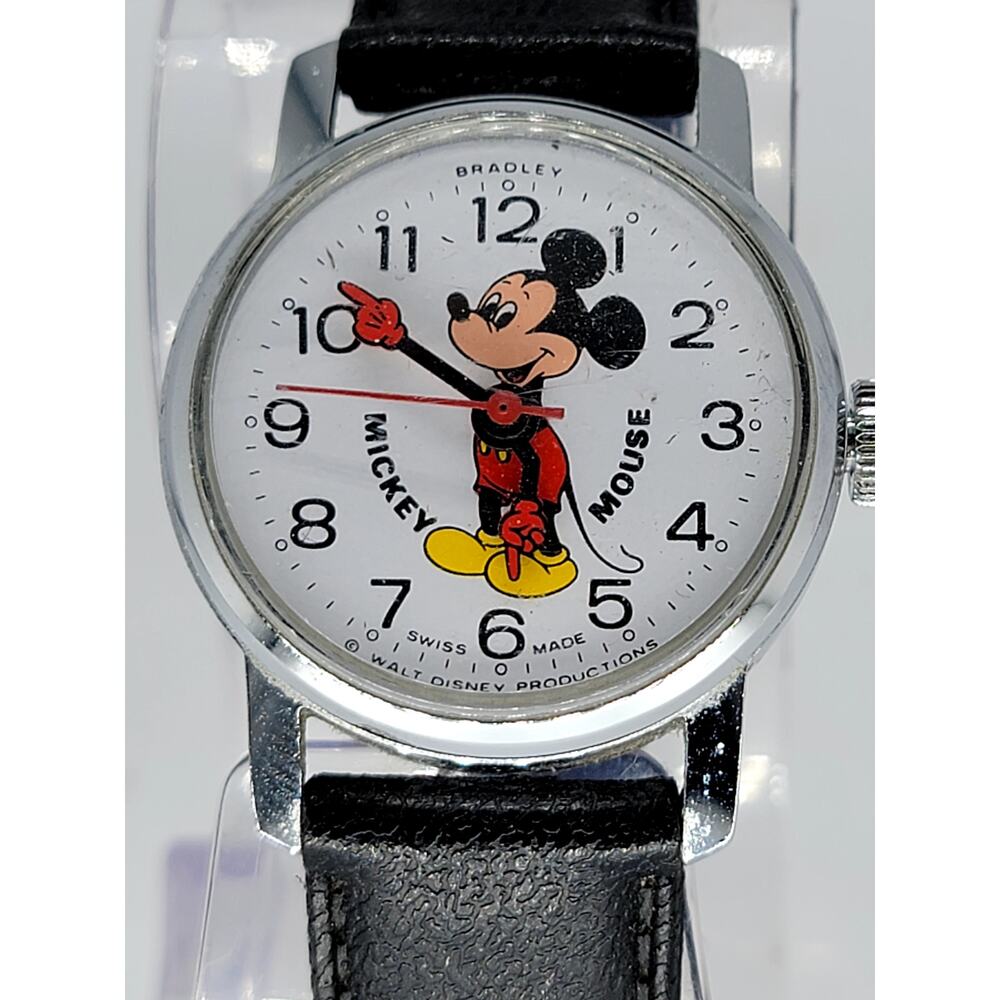 Vintage Bradley Mickey Mouse Hand-Wind Watch – Swiss Made Men’s Collectible